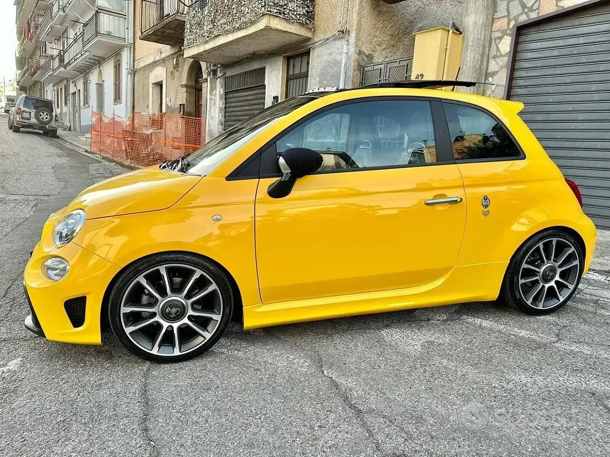 Usata Abarth 595 165 CV (121 kW) 2023 Giallo Berlina