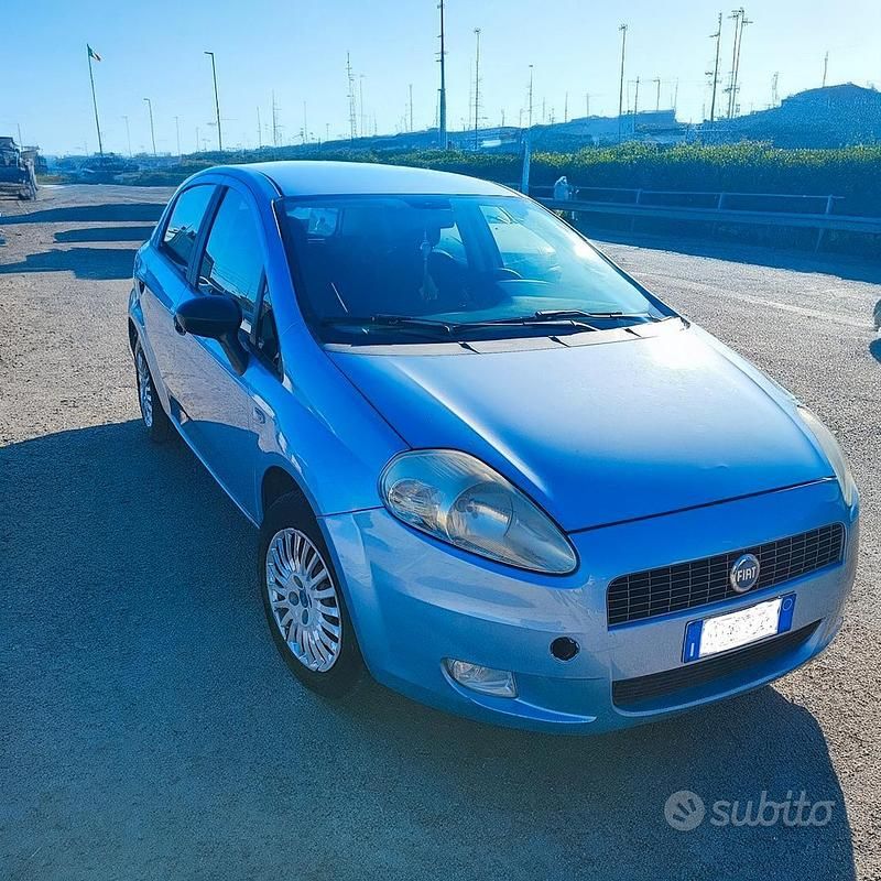 Blu Usata 2006 Fiat Grande Punto Due volumi | 1999 € (Buon prezzo) - Immagine 1/4