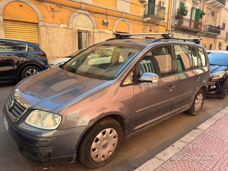 Usata VW Touran Trendline 140 CV (102 kW) 2006 Grigio Monovolume