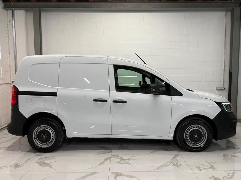 Usata Renault Kangoo Edition One 95 CV (69 kW) 2021 Bianco Monovolume