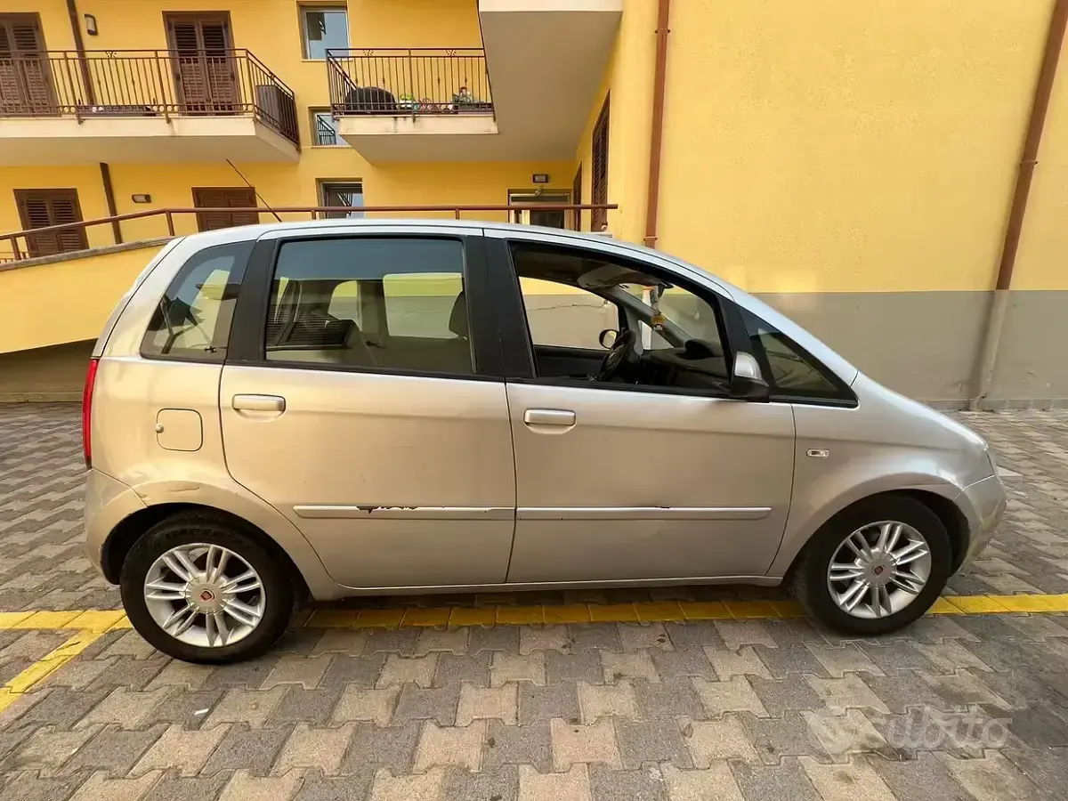 Usata Fiat Idea 70 CV (51 kW) 2004 Monovolume