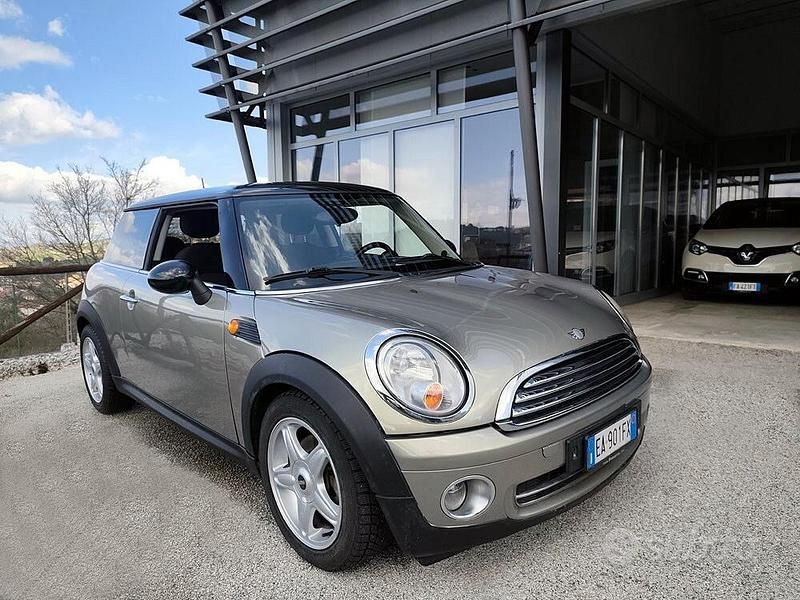 Usata Mini Cooper D Pepper 109 CV (80 kW) 2007 Grigio Utilitaria