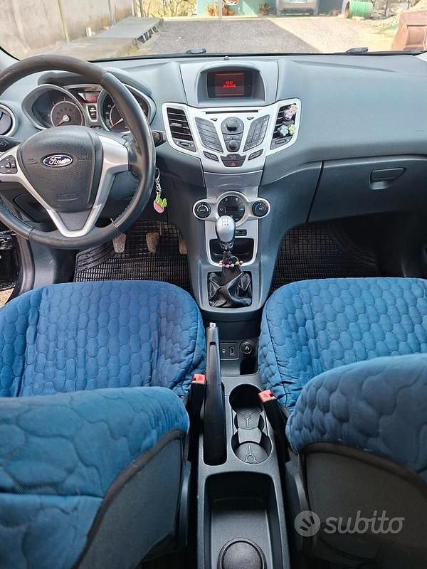 Usata Ford Fiesta 53 CV (38 kW) 2010 Nero Utilitaria