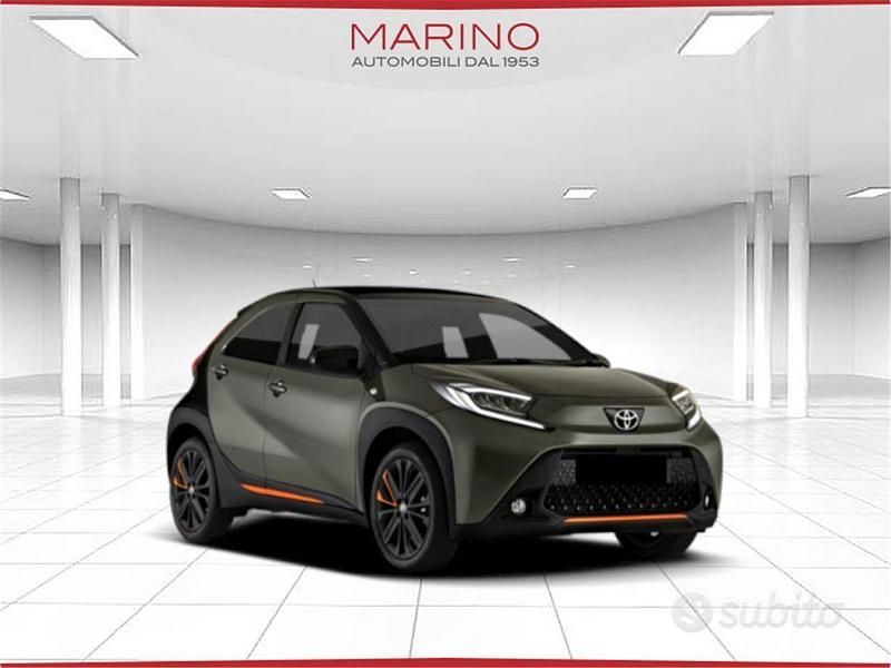 Argento Usata 2022 Toyota Aygo X Active SUV | 12.200 € (Ottimo prezzo) - Immagine 1/2