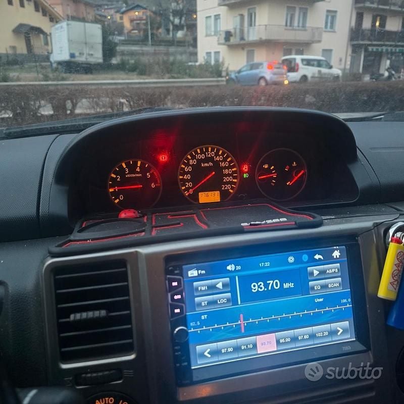 Usata Nissan X-Trail 136 CV (100 kW) 2005 Grigio SUV
