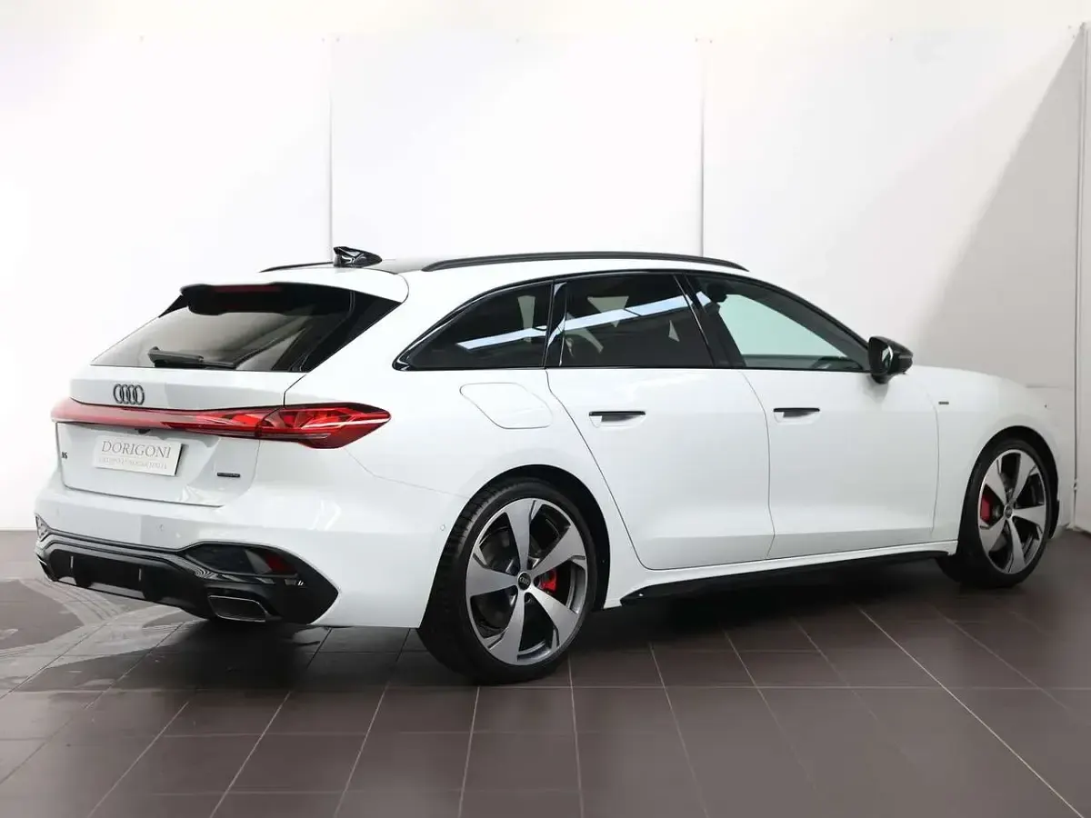 Usata Audi A5 S-Line 299 CV (219 kW) 2025 Bianco ghiacciaio metallizzato Station wagon
