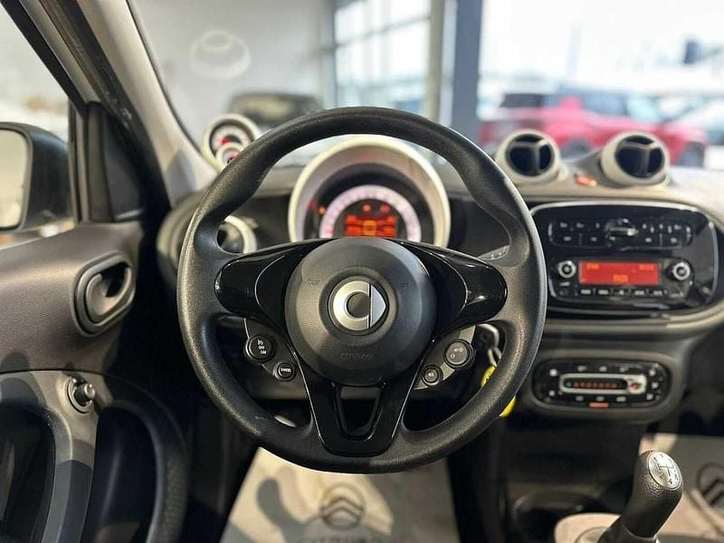 Usata Smart ForFour 71 CV (52 kW) 2019 Bianco Utilitaria