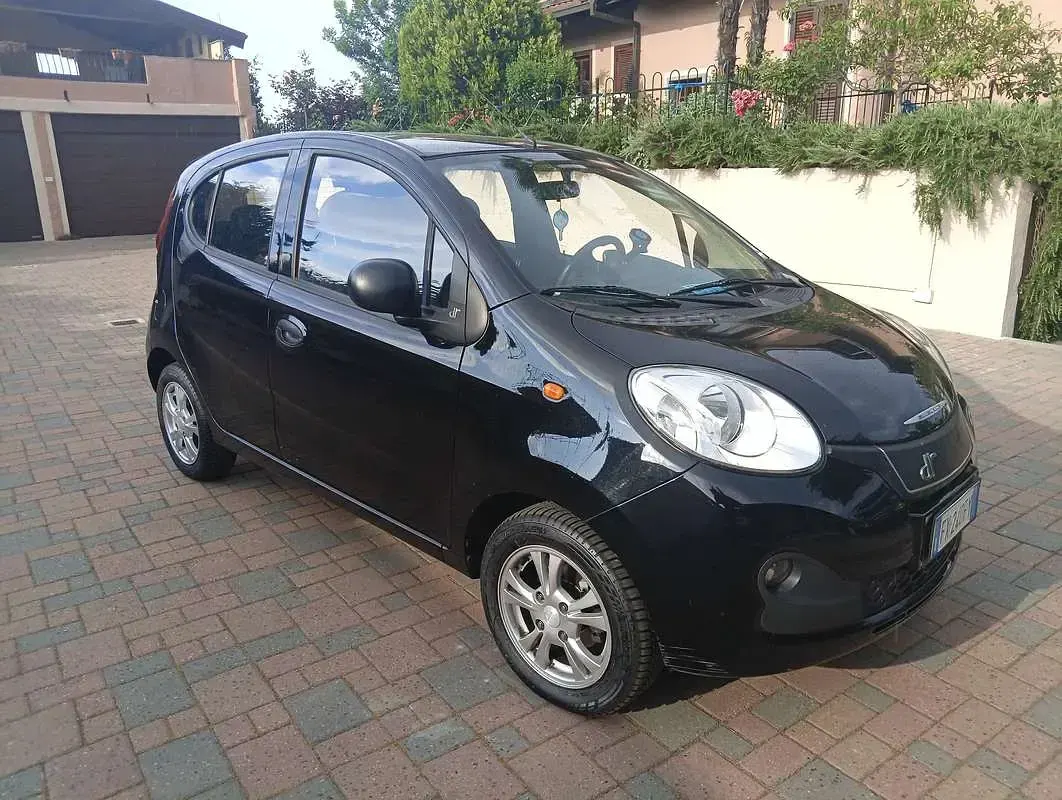 Usata DR Zero 69 CV (50 kW) 2019 Nero Utilitaria