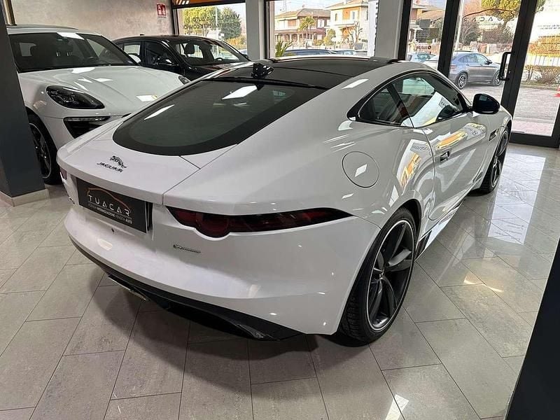 Usata Jaguar F-Type R-Dynamic 300 CV (220 kW) 2017 Bianco Coupé