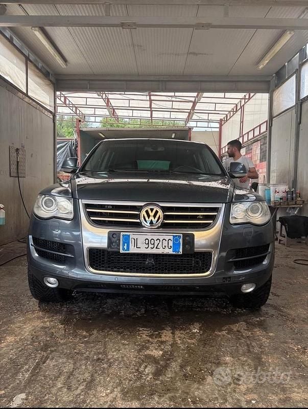 Usata VW Touareg 240 CV (176 kW) 2009 Grigio SUV