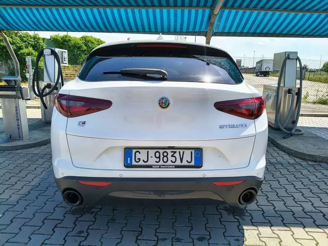 Usata Alfa Romeo Stelvio Sprint 190 CV (139 kW) 2022 Bianco SUV