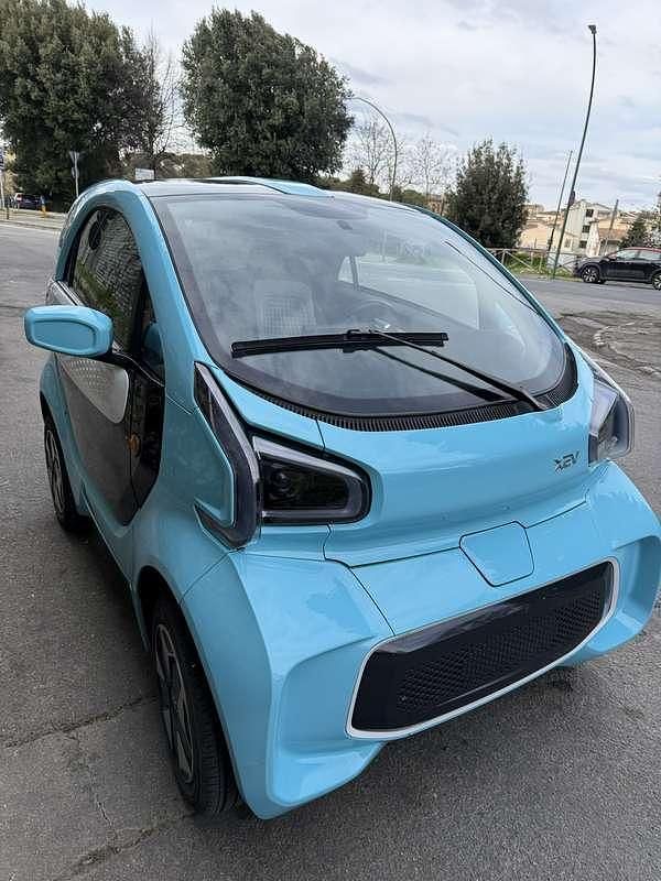 Usata XEV Yoyo 14 kW (20 CV) 2024 Blu/azzurro Utilitaria