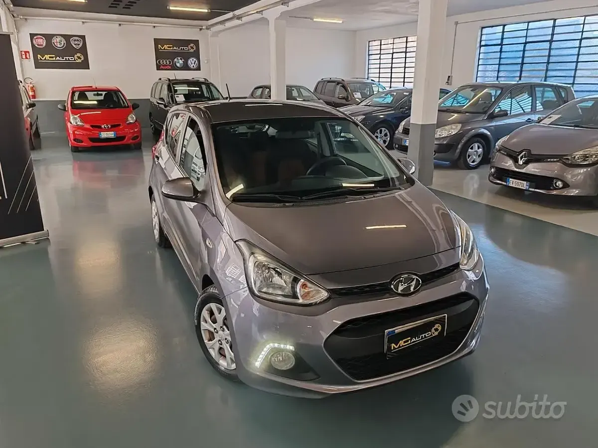 Usata Hyundai i10 Comfort 67 CV (49 kW) 2015 Grigio Utilitaria