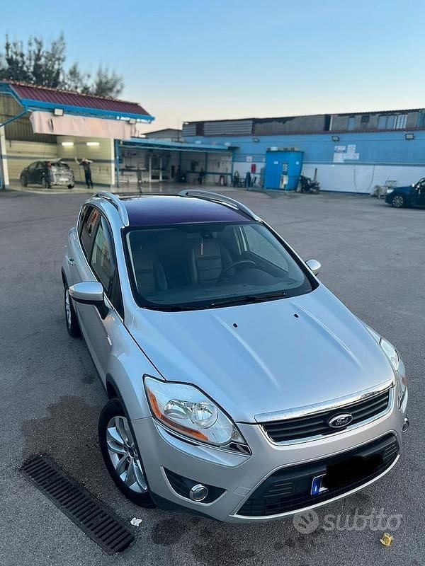 Grigio Usata 2011 Ford Kuga SUV | 7300 € (Buon prezzo) - Immagine 1/4