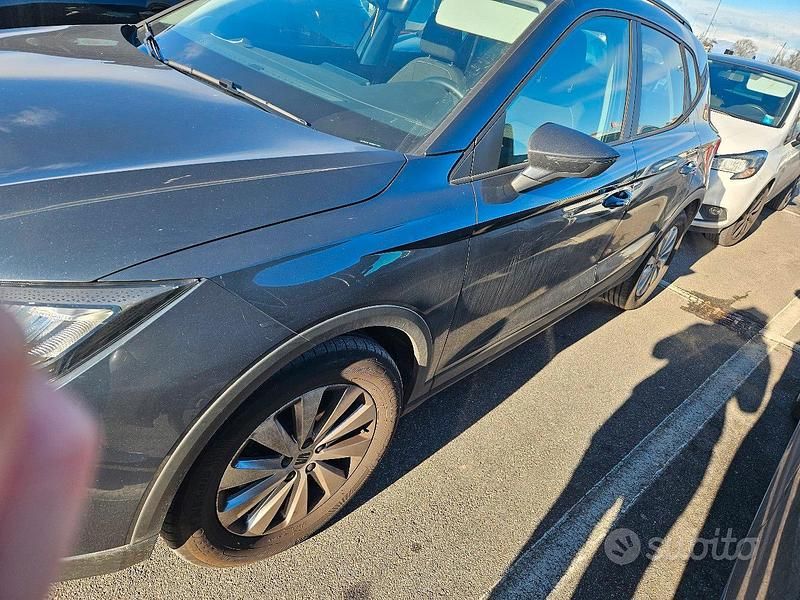 Usata Seat Arona Style 110 CV (80 kW) 2023 Grigio SUV