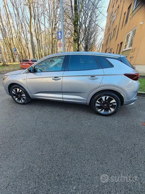 Usata Opel Grandland X 131 CV (96 kW) 2023 Grigio SUV