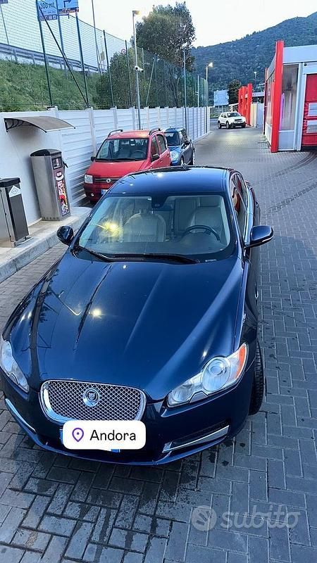 Usata Jaguar XF Luxury 240 CV (176 kW) 2011 Blu Berlina