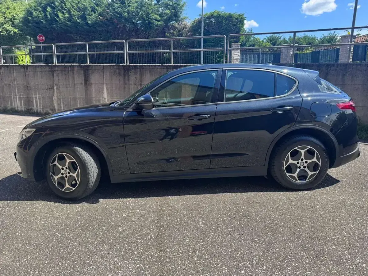 Usata Alfa Romeo Stelvio 190 CV (139 kW) 2022 Nero SUV