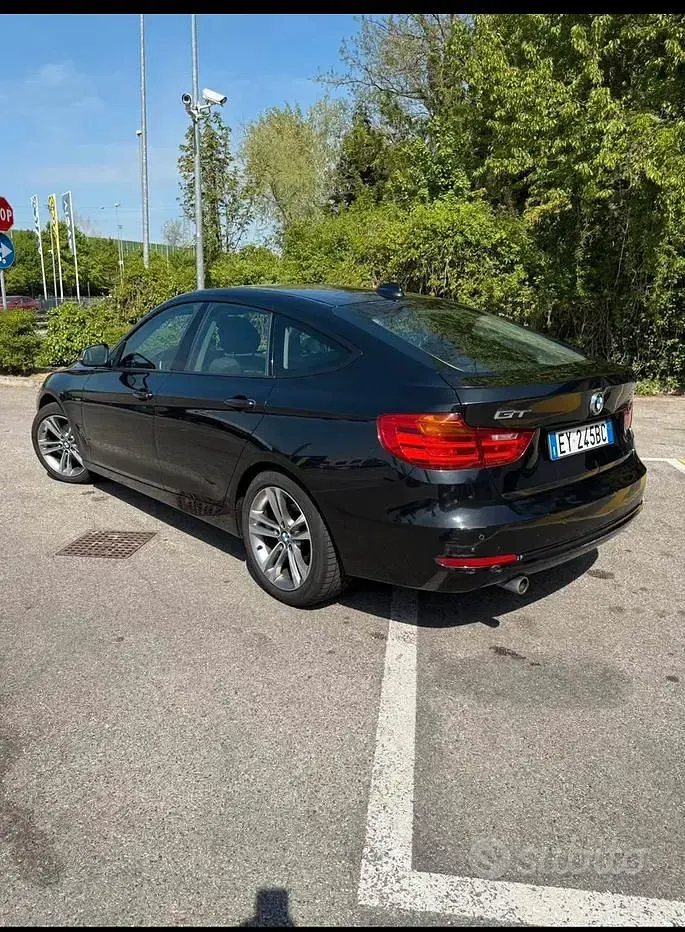 Begagnad BMW 320 Gran Turismo 190 HK (139 kW) 2015 Svart Sedan