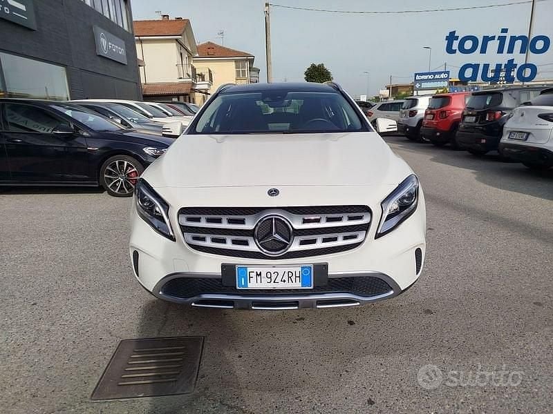 Usado Mercedes GLA200 136 CV (100 kW) 2018 Blanco SUV