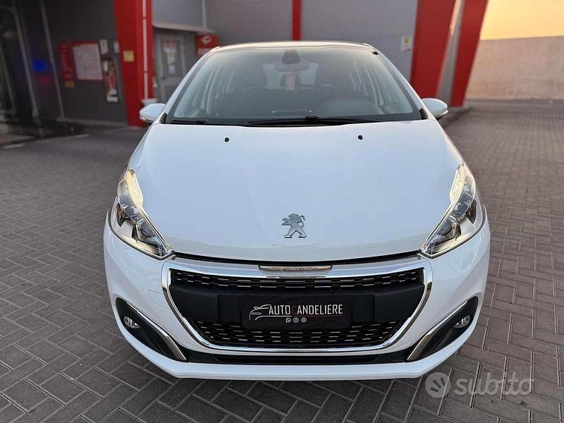 Usata Peugeot 208 Allure 102 CV (75 kW) 2019 Bianco Utilitaria