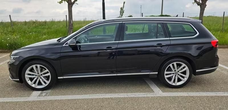 Usata VW Passat Business 150 CV (110 kW) 2023 Nero Station wagon