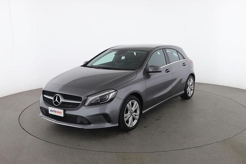 Usata Mercedes A180 110 CV (80 kW) 2018 Grigio