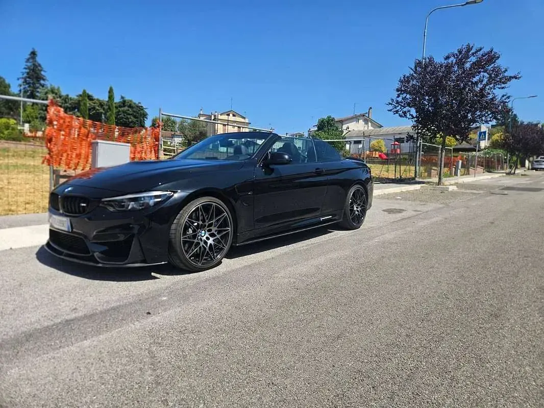 Usata BMW M4 Cabriolet M Performance 450 CV (330 kW) 2017 Nero Cabrio