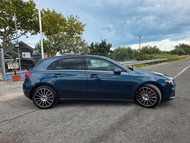Usata Mercedes A180 Business 115 CV (84 kW) 2020 Blu Berlina
