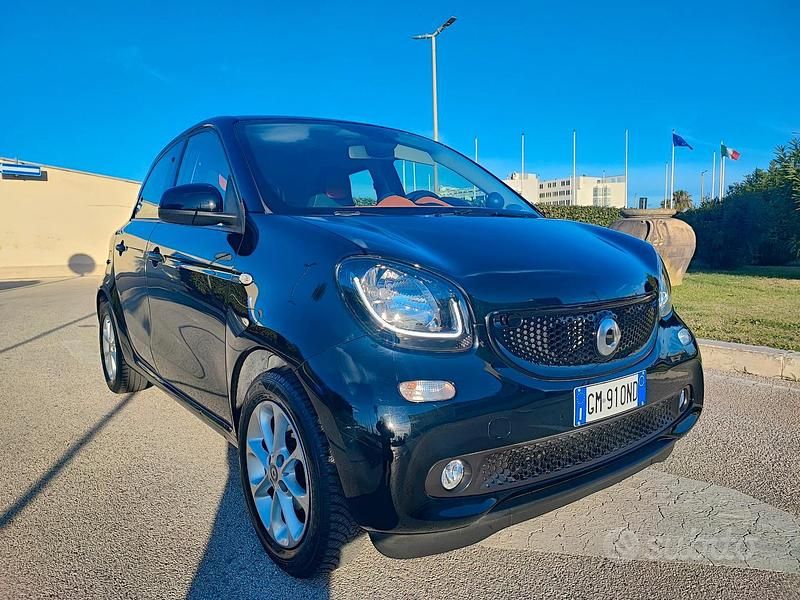 Usata Smart ForFour Passion 71 CV (52 kW) 2016 Nero Utilitaria