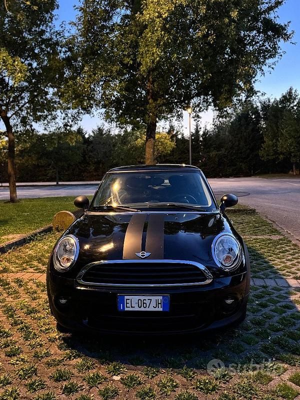 Usata Mini ONE 75 CV (55 kW) 2012 Nero Utilitaria