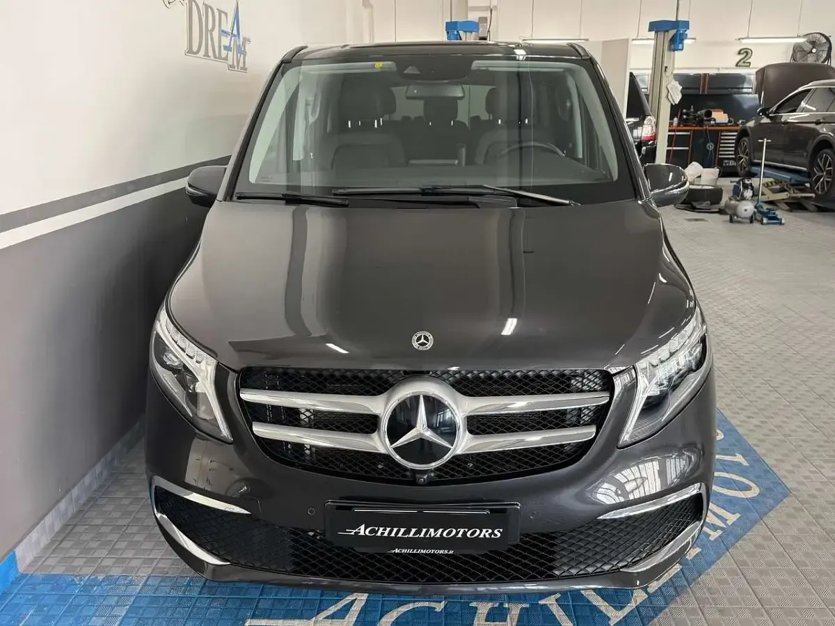 Usata Mercedes V250 Premium 190 CV (139 kW) 2021 Graphite grey Monovolume