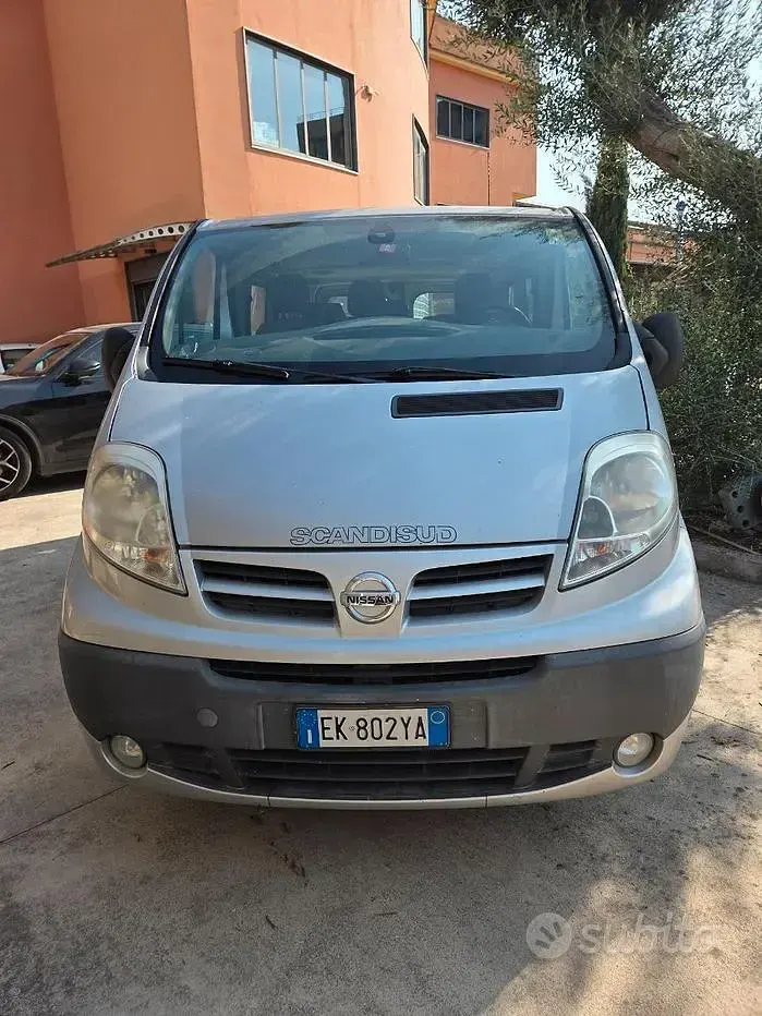 Usata Nissan Primastar 114 CV (83 kW) 2011 Grigio Monovolume