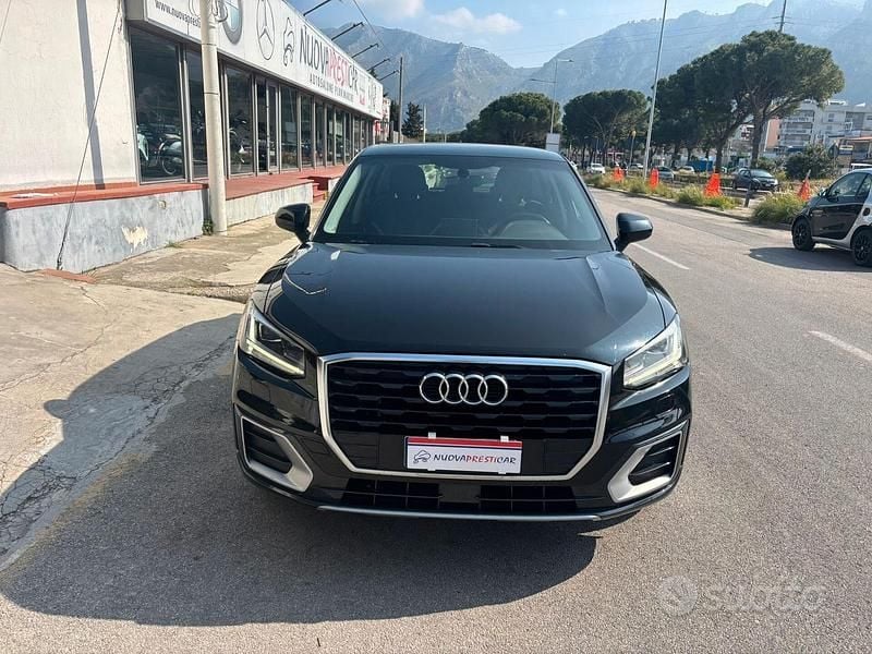 Usado Audi Q2 Admired 116 CV (85 kW) 2020 Negro SUV
