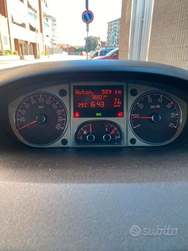 Usata 2009 Lancia Musa Monovolume | 6200 € (Cara) - Immagine 1/4