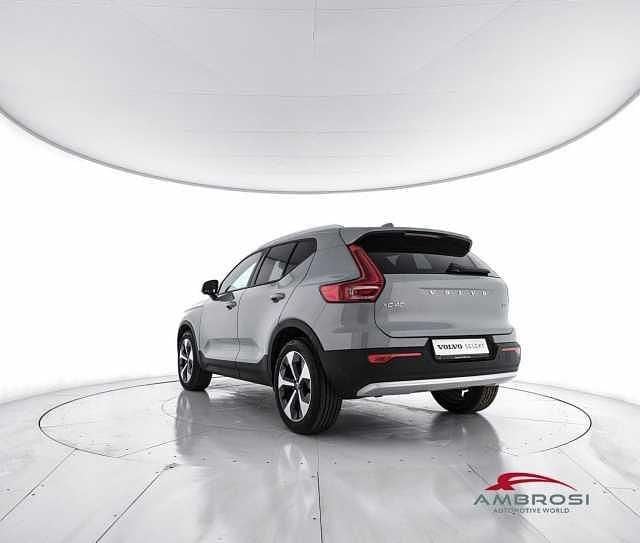 Usata Volvo XC40 Core 163 CV (119 kW) 2025 Grigio SUV