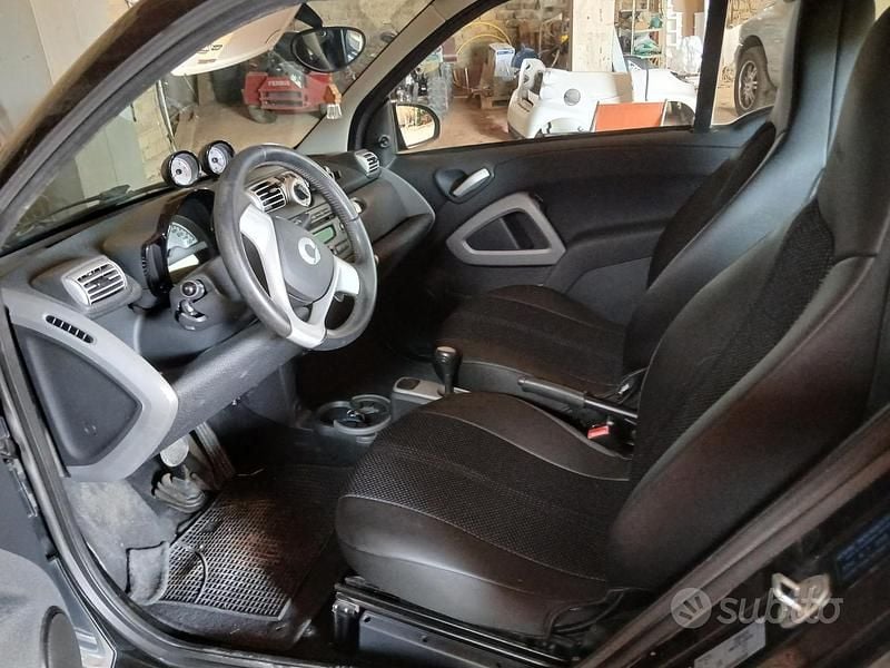 Usata 2010 Smart ForTwo Coupé Due volumi | 4900 € (Buon prezzo) - Immagine 1/4