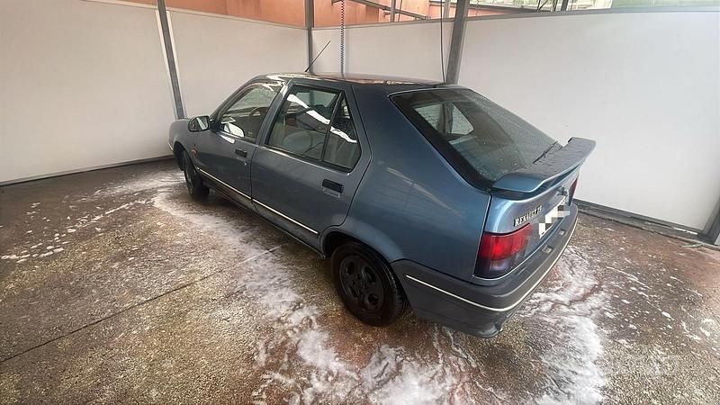 Usado Renault 19 77 CV (56 kW) 1989 Coupe