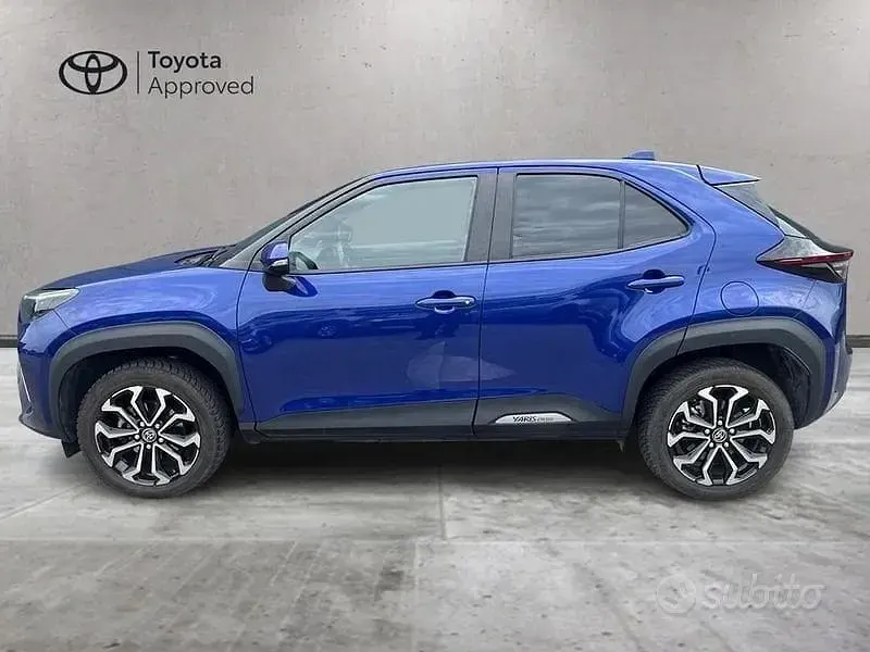 Usata Toyota Yaris Cross Trend 116 CV (85 kW) 2022 Blu SUV