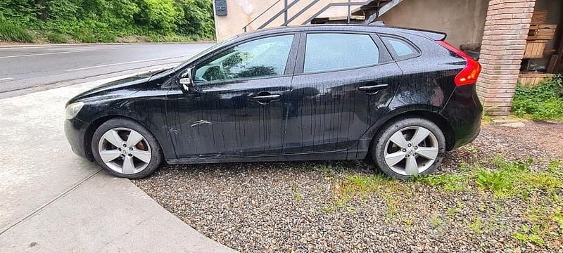Usata Volvo V40 115 CV (84 kW) 2013 Nero Station wagon