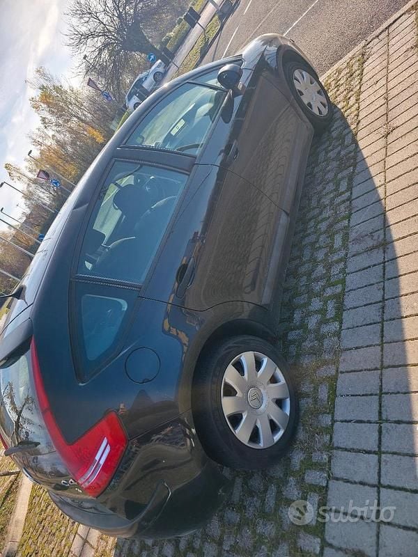Usata Citroën C4 90 CV (66 kW) 2005 Nero Berlina
