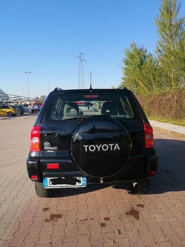 Usata Toyota RAV4 150 CV (110 kW) 2001 Nero SUV