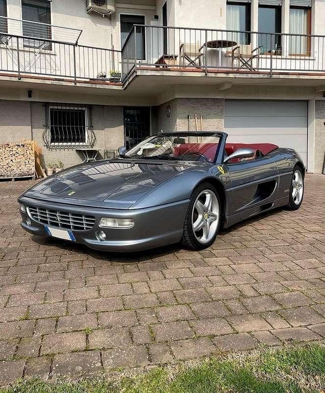 Usata Ferrari F355 379 CV (278 kW) 1998 Argento Cabrio