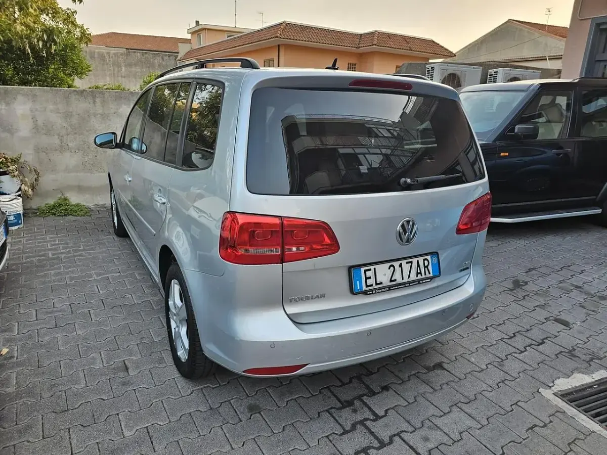 Usata VW Touran Comfortline 149 CV (109 kW) 2012 Argento Monovolume
