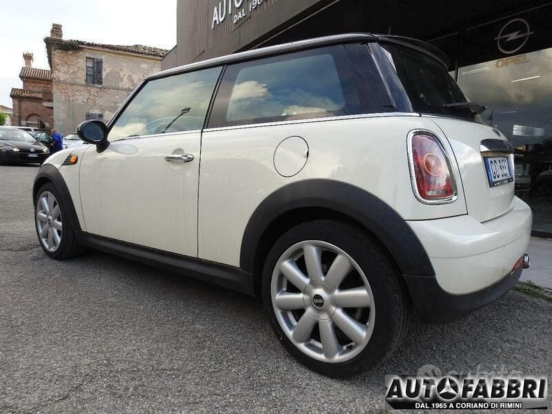 Usata Mini Cooper D 109 CV (80 kW) 2009 Altro(met.) Utilitaria