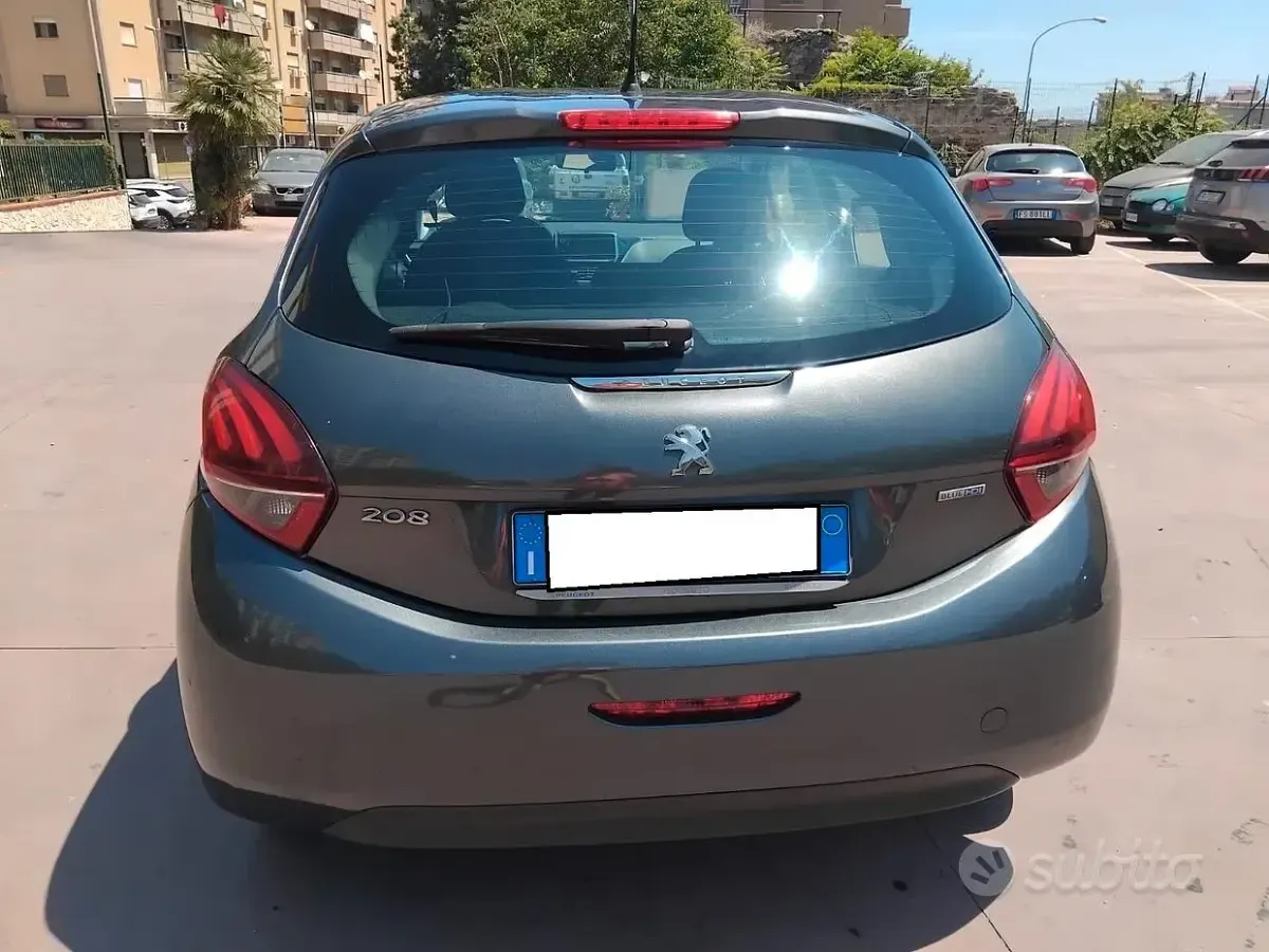 Usata Peugeot 208 Active 75 CV (55 kW) 2016 Grigio Utilitaria