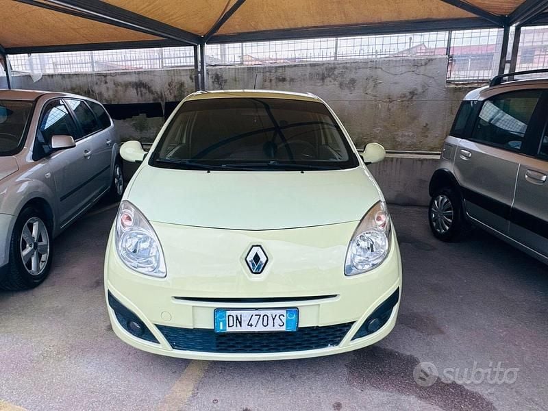 Usata Renault Twingo Dynamique 65 CV (47 kW) 2008 Giallo Utilitaria
