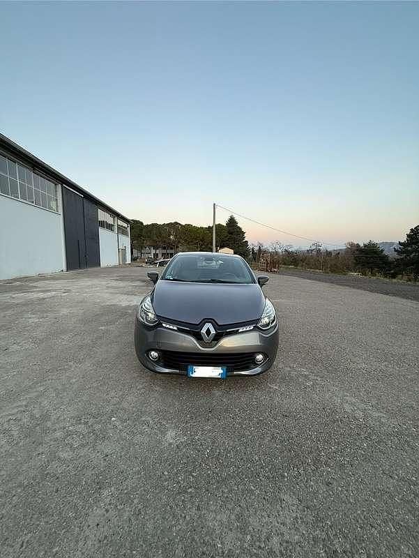 Usata Renault Clio IV 75 CV (55 kW) 2015 Grigio Berlina