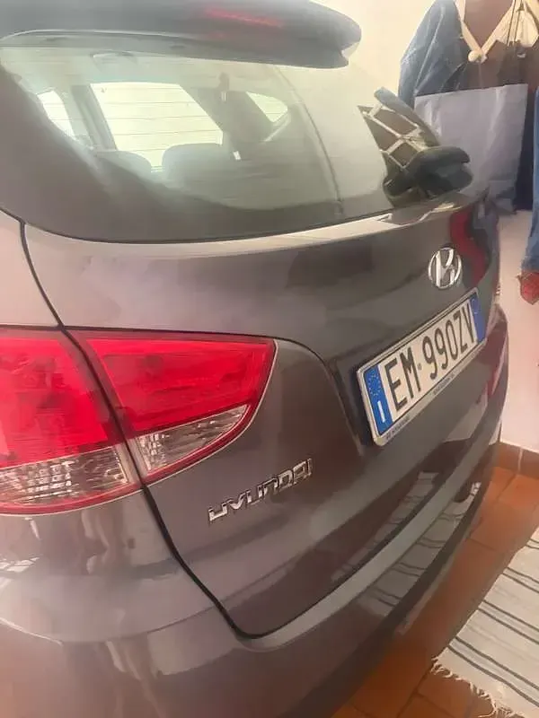 Usata Hyundai ix35 Comfort 116 CV (85 kW) 2012 Argento SUV