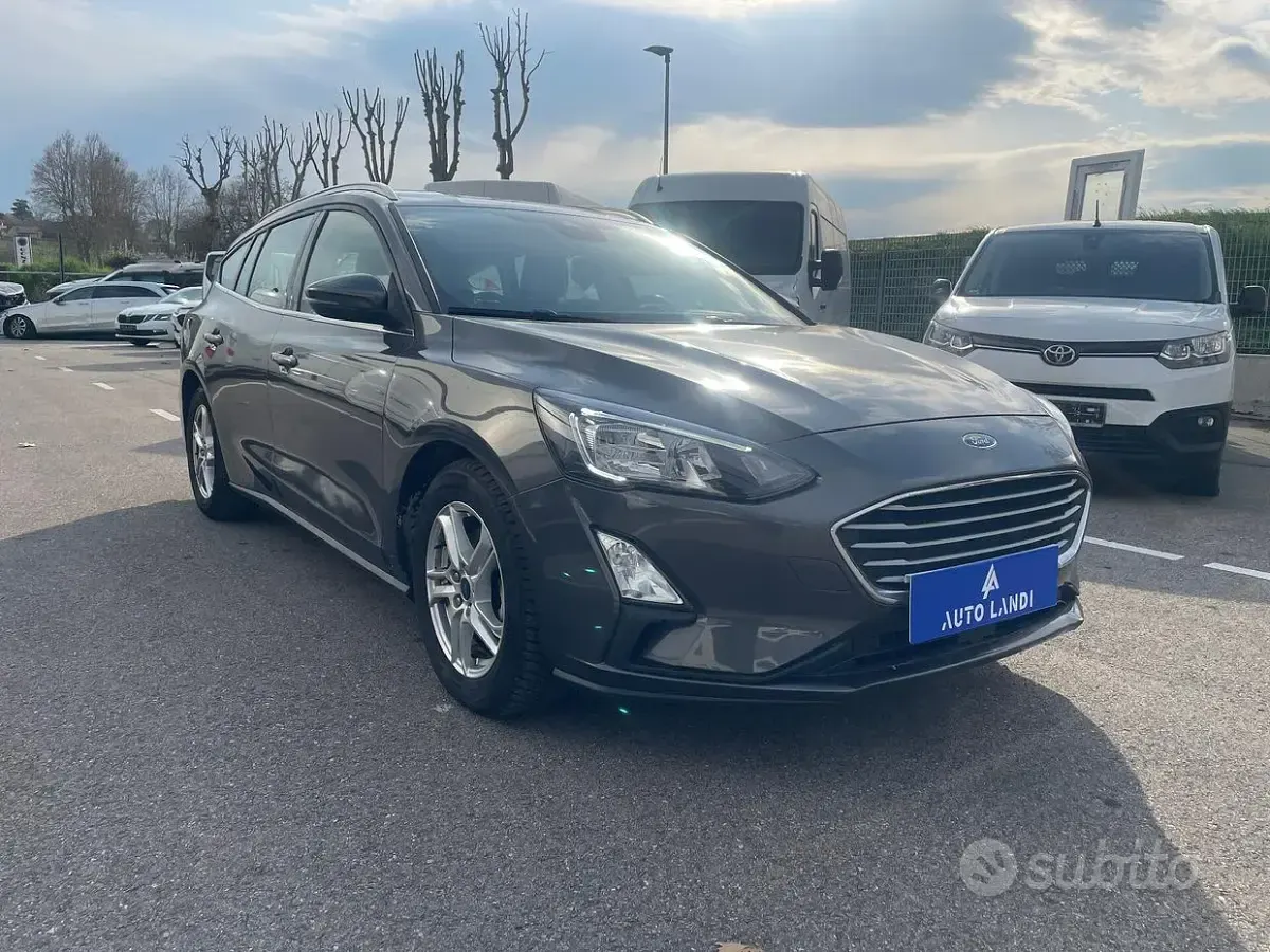 Usata Ford Focus ST-Line 120 CV (88 kW) 2021 Grigio Station wagon